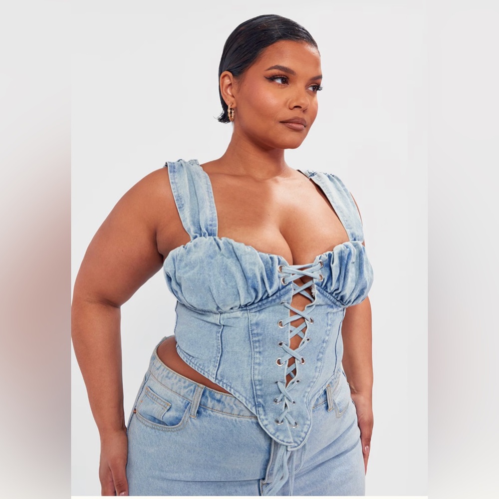 Plus Vintage Bleach Wash Roushed bust, detail denim lace up